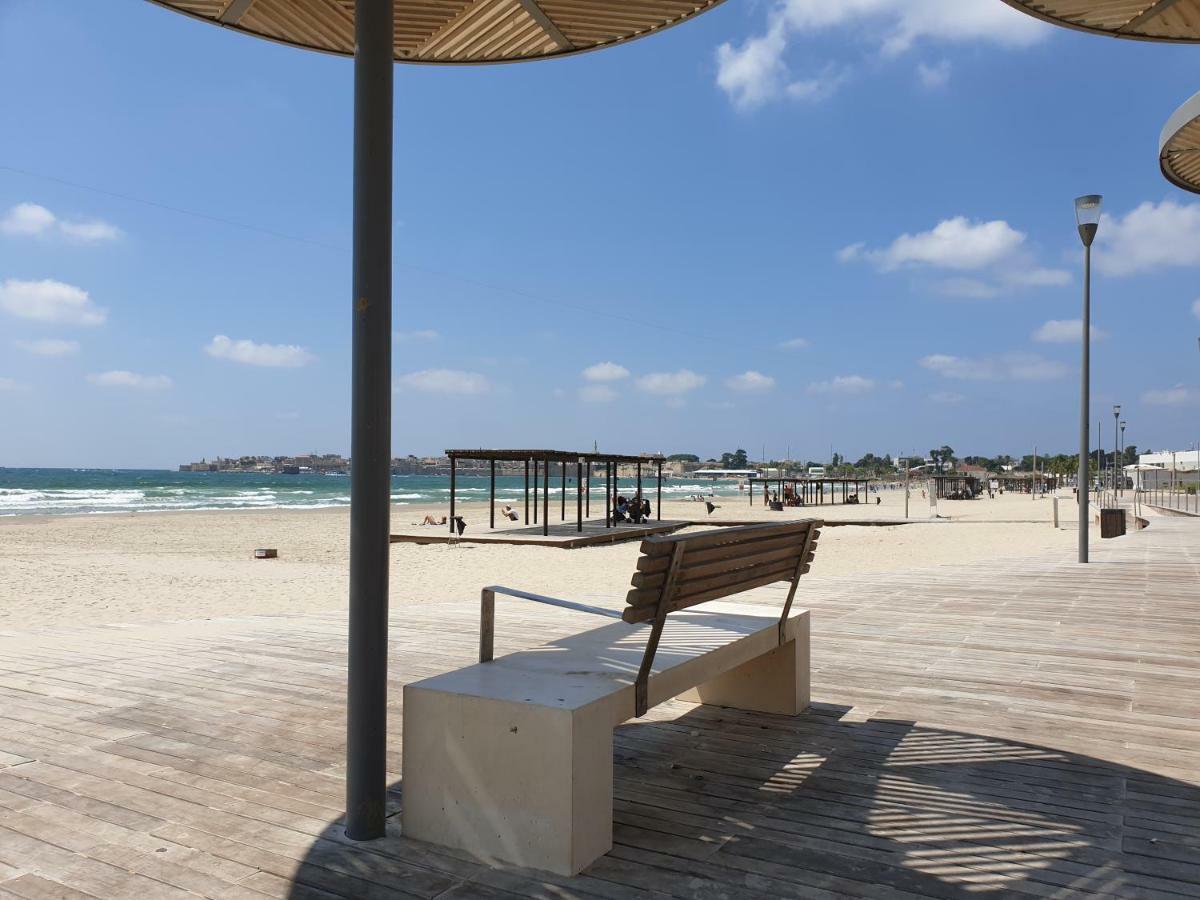 Beachfront Gallery Akkon Exterior foto